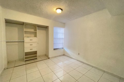 Copropriété à vendre à Hialeah, Floride: 3 chambres, 108.97 m2 № 1961457 - photo 12