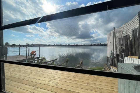 Copropriété à vendre à Hialeah, Floride: 3 chambres, 108.97 m2 № 1961457 - photo 6