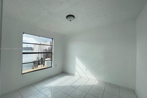 Copropriété à vendre à Hialeah, Floride: 3 chambres, 108.97 m2 № 1961457 - photo 4