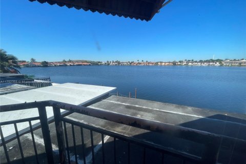 Copropriété à vendre à Hialeah, Floride: 3 chambres, 108.97 m2 № 1961457 - photo 11