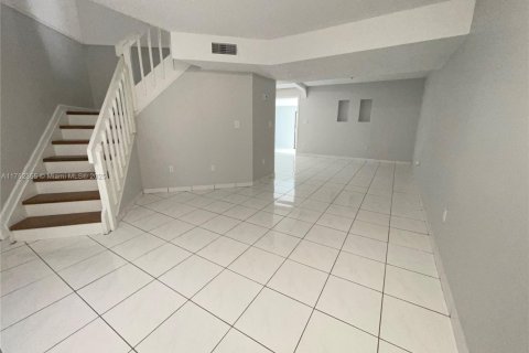 Copropriété à vendre à Hialeah, Floride: 3 chambres, 108.97 m2 № 1961457 - photo 2