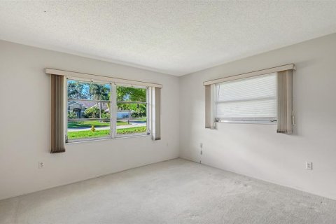 Villa ou maison à vendre à Sarasota, Floride: 2 chambres, 127.18 m2 № 2389328 - photo 23