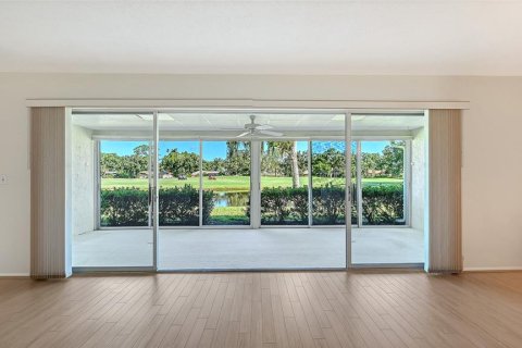 Villa ou maison à vendre à Sarasota, Floride: 2 chambres, 127.18 m2 № 2389328 - photo 11