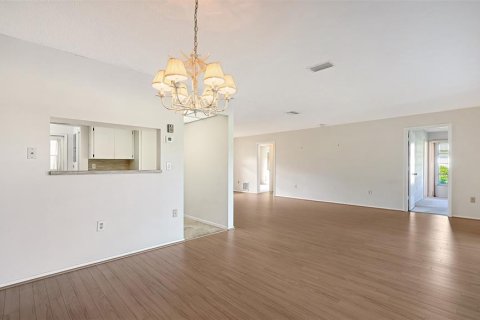 Villa ou maison à vendre à Sarasota, Floride: 2 chambres, 127.18 m2 № 2389328 - photo 12