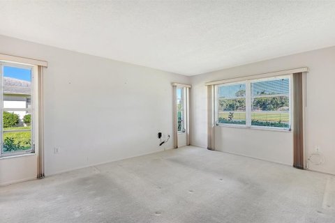 Villa ou maison à vendre à Sarasota, Floride: 2 chambres, 127.18 m2 № 2389328 - photo 19