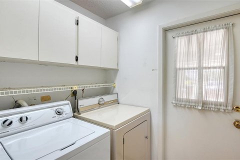 Villa ou maison à vendre à Sarasota, Floride: 2 chambres, 127.18 m2 № 2389328 - photo 26