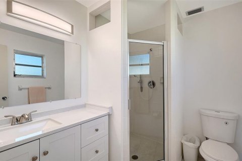 Villa ou maison à vendre à Sarasota, Floride: 2 chambres, 127.18 m2 № 2389328 - photo 21