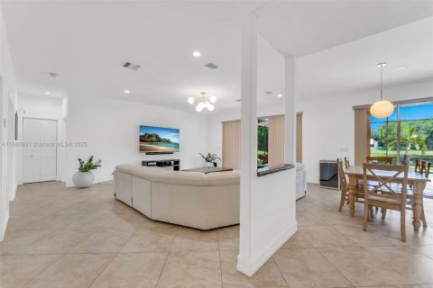 Casa en alquiler en Weston, Florida, 5 dormitorios, 308.25 m2 № 1932893 - foto 19