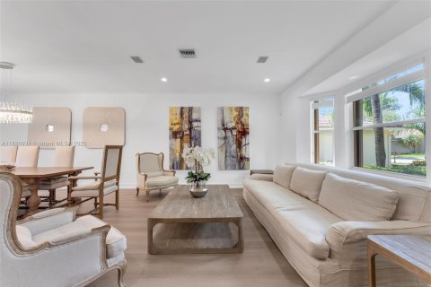 Casa en alquiler en Weston, Florida, 5 dormitorios, 308.25 m2 № 1932893 - foto 12