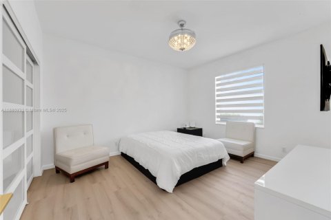 Casa en alquiler en Weston, Florida, 5 dormitorios, 308.25 m2 № 1932893 - foto 21