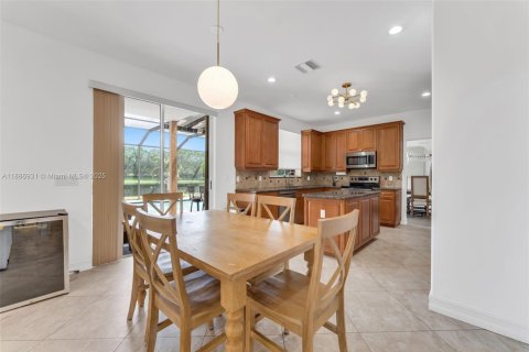 Casa en alquiler en Weston, Florida, 5 dormitorios, 308.25 m2 № 1932893 - foto 17