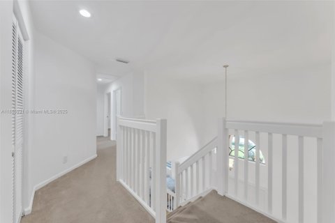 Casa en alquiler en Weston, Florida, 5 dormitorios, 308.25 m2 № 1932893 - foto 8