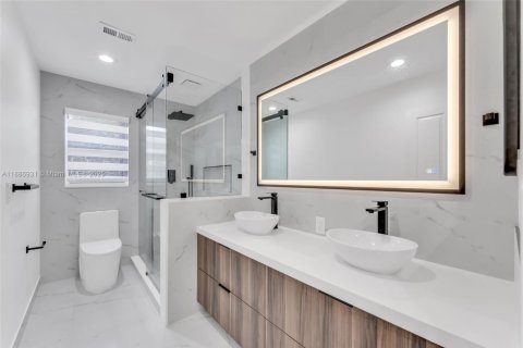 Casa en alquiler en Weston, Florida, 5 dormitorios, 308.25 m2 № 1932893 - foto 18