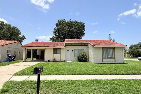 House in Orlando, Florida 2 bedrooms, 116.5 sq.m. № 2238769