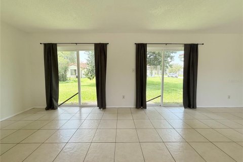 Casa en alquiler en Orlando, Florida, 2 dormitorios, 116.5 m2 № 2238769 - foto 12