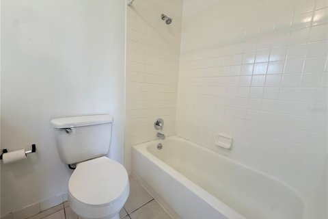 Casa en alquiler en Orlando, Florida, 2 dormitorios, 116.5 m2 № 2238769 - foto 20