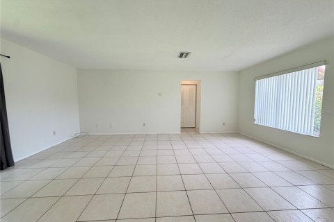 Casa en alquiler en Orlando, Florida, 2 dormitorios, 116.5 m2 № 2238769 - foto 14