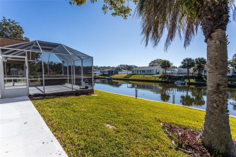 House in Palm Coast, Florida 4 bedrooms, 243.96 sq.m. № 1884152 - photo 10