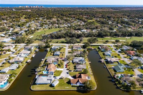 House in Palm Coast, Florida 4 bedrooms, 243.96 sq.m. № 1884152 - photo 3