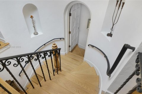 Villa ou maison à vendre à Miami Beach, Floride: 4 chambres, 469.34 m2 № 1962764 - photo 22