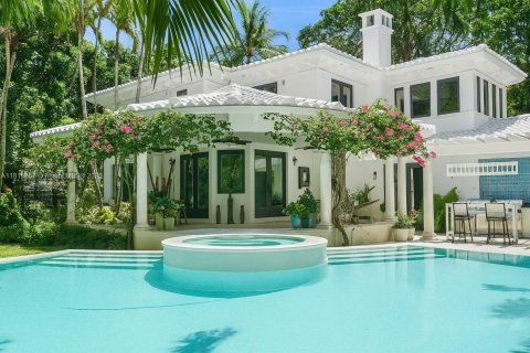 Villa ou maison à vendre à Miami Beach, Floride: 4 chambres, 469.34 m2 № 1962764 - photo 1
