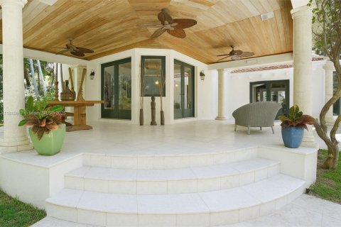 Villa ou maison à vendre à Miami Beach, Floride: 4 chambres, 469.34 m2 № 1962764 - photo 13