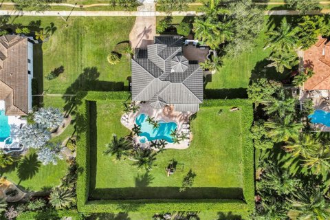 Купить виллу или дом в Дейви, Флорида 5 спален, 439.61м2, № 2005056 - фото 1