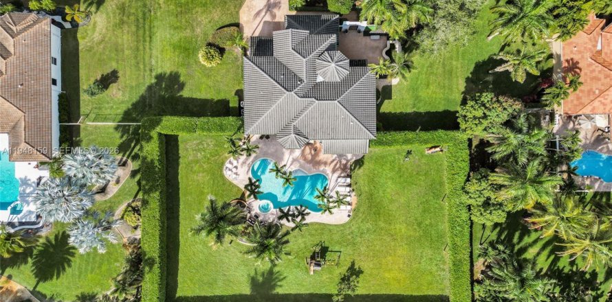 Дом в Дейви, Флорида 5 спален, 439.61м2 № 2005056