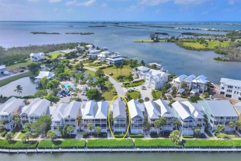 Touwnhouse à vendre à Placida, Floride: 4 chambres, 200.67 m2 № 2427110 - photo 2