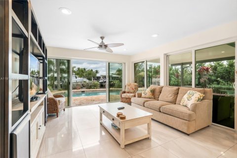 Casa en venta en Pompano Beach, Florida, 3 dormitorios, 176.24 m2 № 1965965 - foto 14
