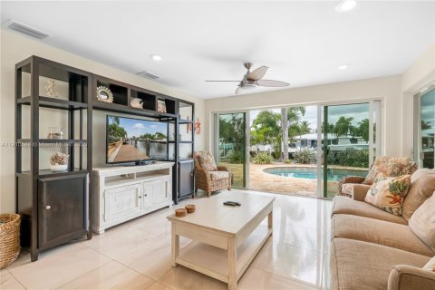 Casa en venta en Pompano Beach, Florida, 3 dormitorios, 176.24 m2 № 1965965 - foto 13