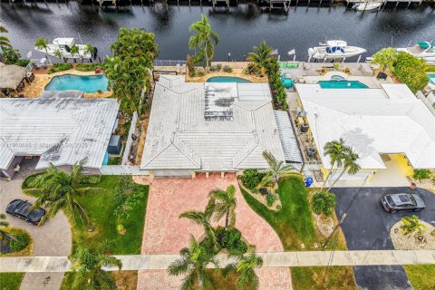 Casa en venta en Pompano Beach, Florida, 3 dormitorios, 176.24 m2 № 1965965 - foto 3