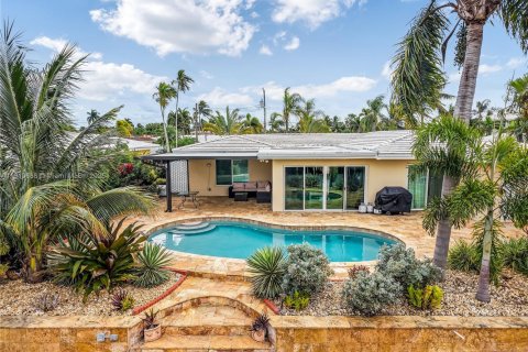 Casa en venta en Pompano Beach, Florida, 3 dormitorios, 176.24 m2 № 1965965 - foto 2