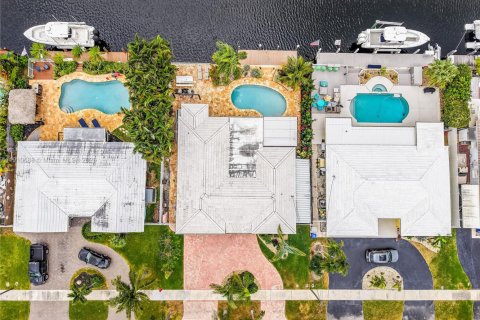 Casa en venta en Pompano Beach, Florida, 3 dormitorios, 176.24 m2 № 1965965 - foto 1