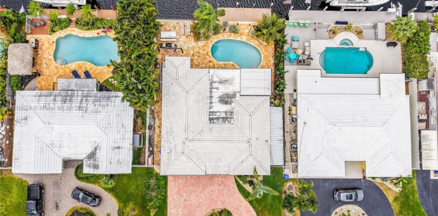 Casa en Pompano Beach, Florida 3 dormitorios, 176.24 m2 № 1965965