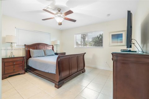 Casa en venta en Pompano Beach, Florida, 3 dormitorios, 176.24 m2 № 1965965 - foto 21