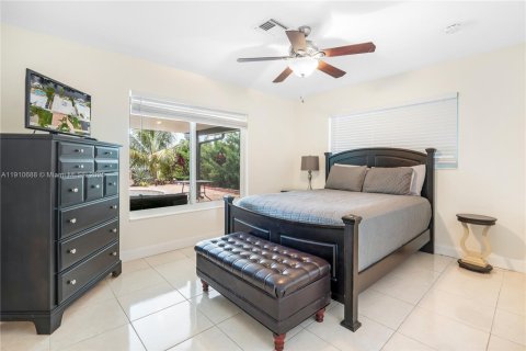 Casa en venta en Pompano Beach, Florida, 3 dormitorios, 176.24 m2 № 1965965 - foto 25