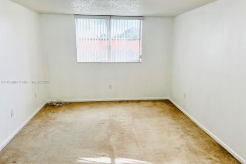 Condominio en venta en North Lauderdale, Florida, 1 dormitorio, 77.11 m2 № 1979384 - foto 9