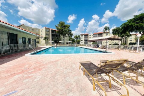 Condominio en venta en North Lauderdale, Florida, 1 dormitorio, 77.11 m2 № 1979384 - foto 23