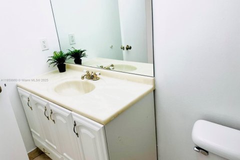 Condominio en venta en North Lauderdale, Florida, 1 dormitorio, 77.11 m2 № 1979384 - foto 11