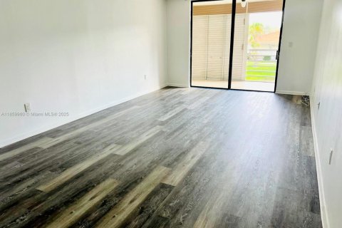 Condominio en venta en North Lauderdale, Florida, 1 dormitorio, 77.11 m2 № 1979384 - foto 5