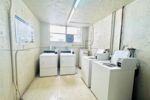 Condominio en venta en North Lauderdale, Florida, 1 dormitorio, 77.11 m2 № 1979384 - foto 30