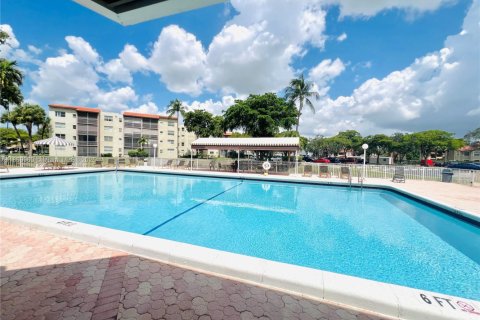 Condominio en venta en North Lauderdale, Florida, 1 dormitorio, 77.11 m2 № 1979384 - foto 22