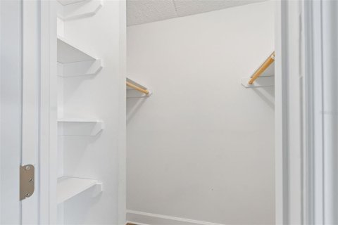 Condo in Saint Petersburg, Florida, 1 bedroom  № 2123198 - photo 21