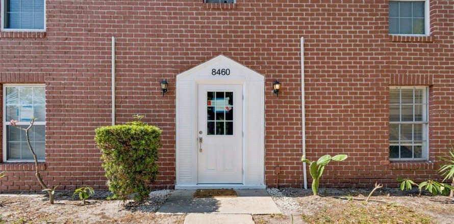 Condo in Saint Petersburg, Florida, 1 bedroom  № 2123198