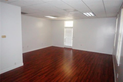 Propiedad comercial en venta en Gainesville, Florida, 291.25 m2 № 1913877 - foto 7