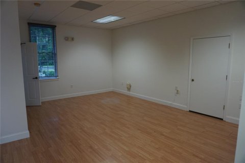 Propiedad comercial en venta en Gainesville, Florida, 291.25 m2 № 1913877 - foto 4