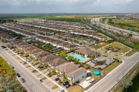 Casa en venta en Homestead, Florida, 3 dormitorios, 140.65 m2 № 1861051 - foto 4
