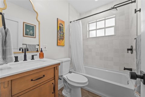 Снять в аренду виллу или дом в Уэст -Майами, Флорида 3 спальни, 155.7м2, № 1941084 - фото 24