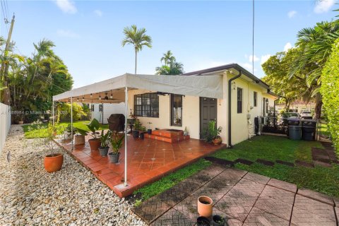 Снять в аренду виллу или дом в Уэст -Майами, Флорида 3 спальни, 155.7м2, № 1941084 - фото 28
